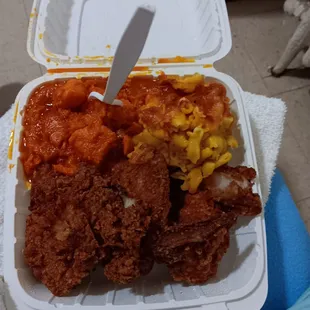 Fried chicken,Mac n cheese, and yams. I'm so in love with their chicken.