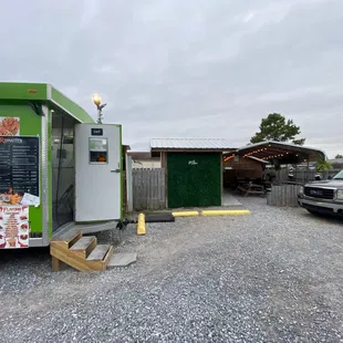 a green food truck