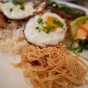 #55 Com Tam Dac Biet (Closeup of pork skin)