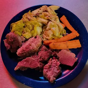 Corned beef and cabbage - no potatoes or bread