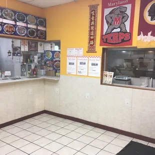 ows the inside of a restaurant