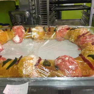 Rosca de Reyes en circulo $25... It's huge!...for the day of the kings the sixth of January