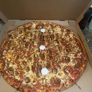 24" XXL New Yorker Pizza