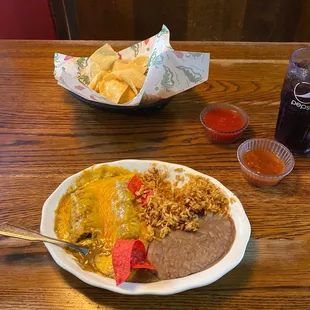 a plate of mexican food