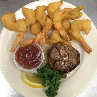 Our juicy, delicious Petit Filet Steak and Jumbo Shrimp dinner comes with fresh-cut fried zucchini, pasta sampler, your choic...