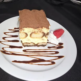 Tiramisu Cake