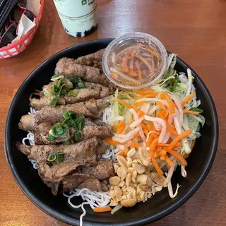 Vermicelli with Spicy Beef Lemongrass