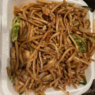 LM2. Chicken Lo Mein