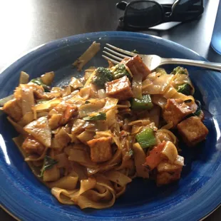 Drunken noodles with tofu