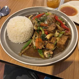 Kra Pow ( Stir Fried Basil)