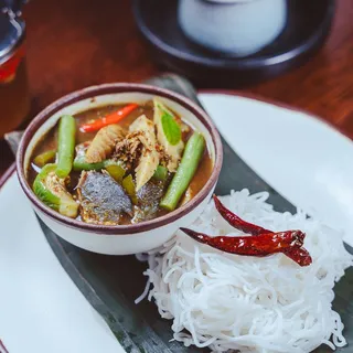 Kanom Jeen Kang Tai Pla