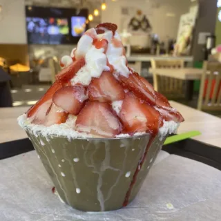 Strawberry Bingsu