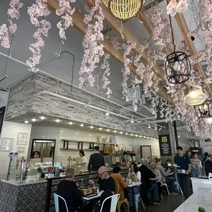 There were LOTS of people who left after their meal... at nearly 2pm on a weekday!