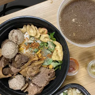 BOAT NOODLE SOUP