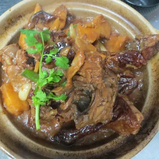 Hot Pot Fragrant Roasted Duck and Taro