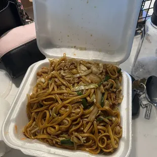 Chicken Lo Mein