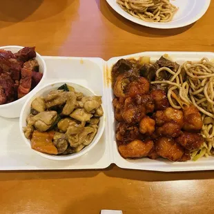 2 bowls with 3 items for each