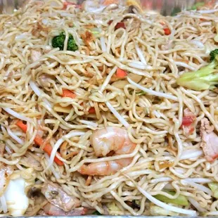 Rice Bowl Chow Mein - Party Tray