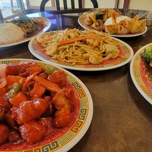 the Best Sweet and Sour Chicken, Shrimp Lo Mein, Broccoli Chicken, Mongolian Beef, and Crab Rangoons in Omaha, NE