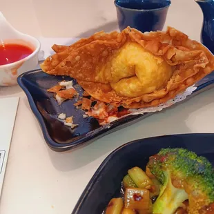 Hug  Crab Rangoons