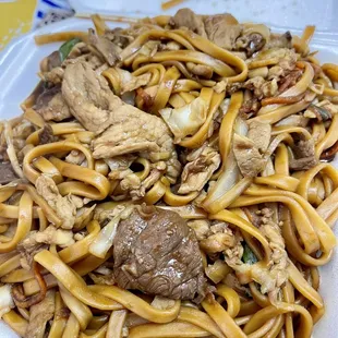 Combination lo mein
