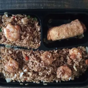 Shrimp fried rice supposed to be gluten free is served with an egg roll?!? Cross contamination can't eat it.