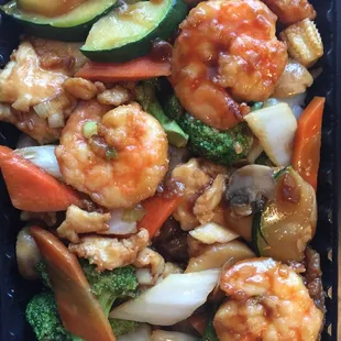 Triple Delight -- beef, chicken, &amp; shrimp.