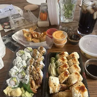 California Roll, Crunchy Shrimp Roll, Rock N Roll, Miso Sou, Crab Rangoon(6)
