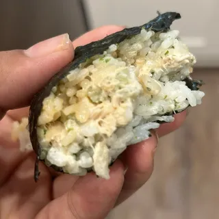 MAYO TUNA SAMGAK GIMBAP (TRIANGULAR SHAPED GIMBAP)