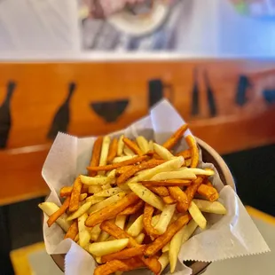 Gamja wa Gokuma (potato and sweet potato fries)