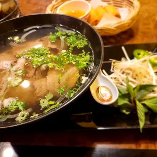 Pho, Thai spring rolls, Pad Kratiam