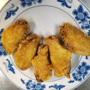 food, chicken wings and fried chicken