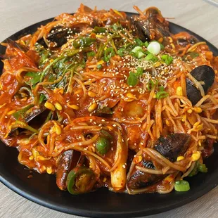 Braised monkfish with spicy sauce
아구찜