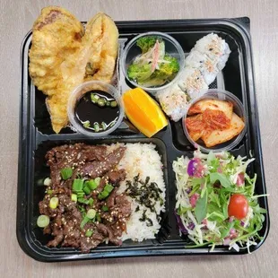 Lunch box with beef bulgogi