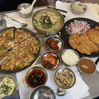 10. Beef Kal Guk Soo Soup