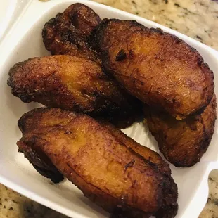 Maduros - fried sweet plantains are a side