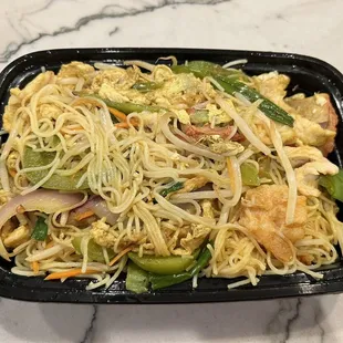 Singapore Noodles...my absolute favorite dish here!