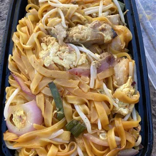 21. Chicken and Shrimp Phad Thai