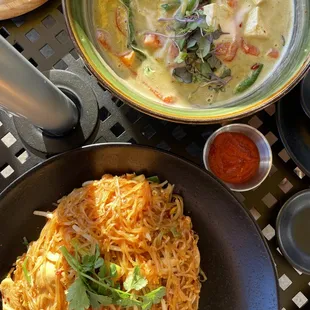 Chicken Pad Thai and Green Curry