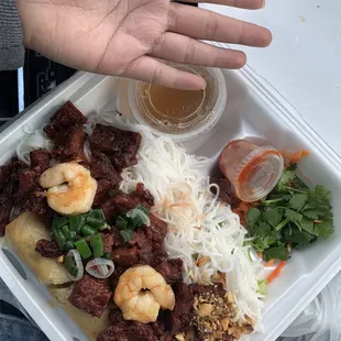 Order 54: Rice noodle with meat, shrimp, and veggie egg egg.