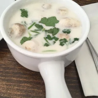 Tom Kha