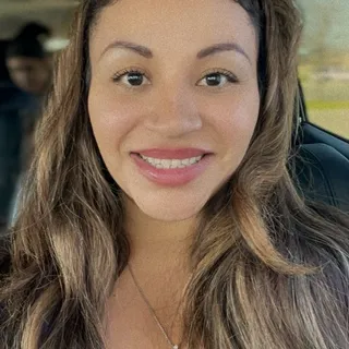 Andrea V.