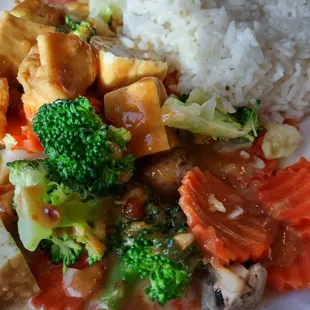 Veggies and tofu in peanut sauce