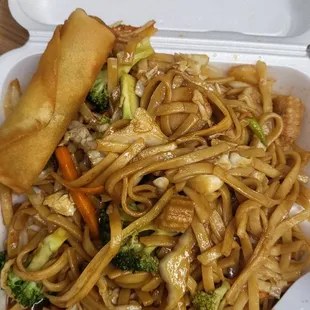 Chicken Lo Mein