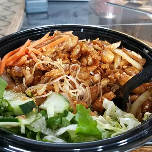 Vermicelli with lemongrass chicken