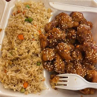 Sesame chicken with friend rice