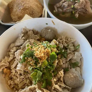 #2. Mo's Special Noodles