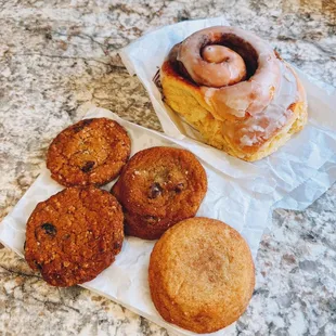 Cinnamon roll / $2.75 + Small cookies / 2 for $0.90
