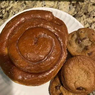 Cinnamon roll and chocolate chip cookies