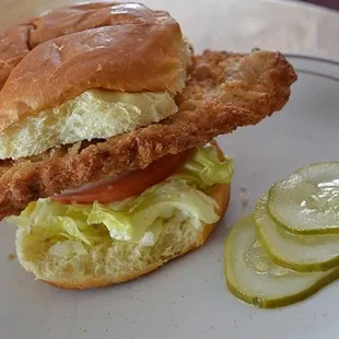  fried chicken sandwich and pickles